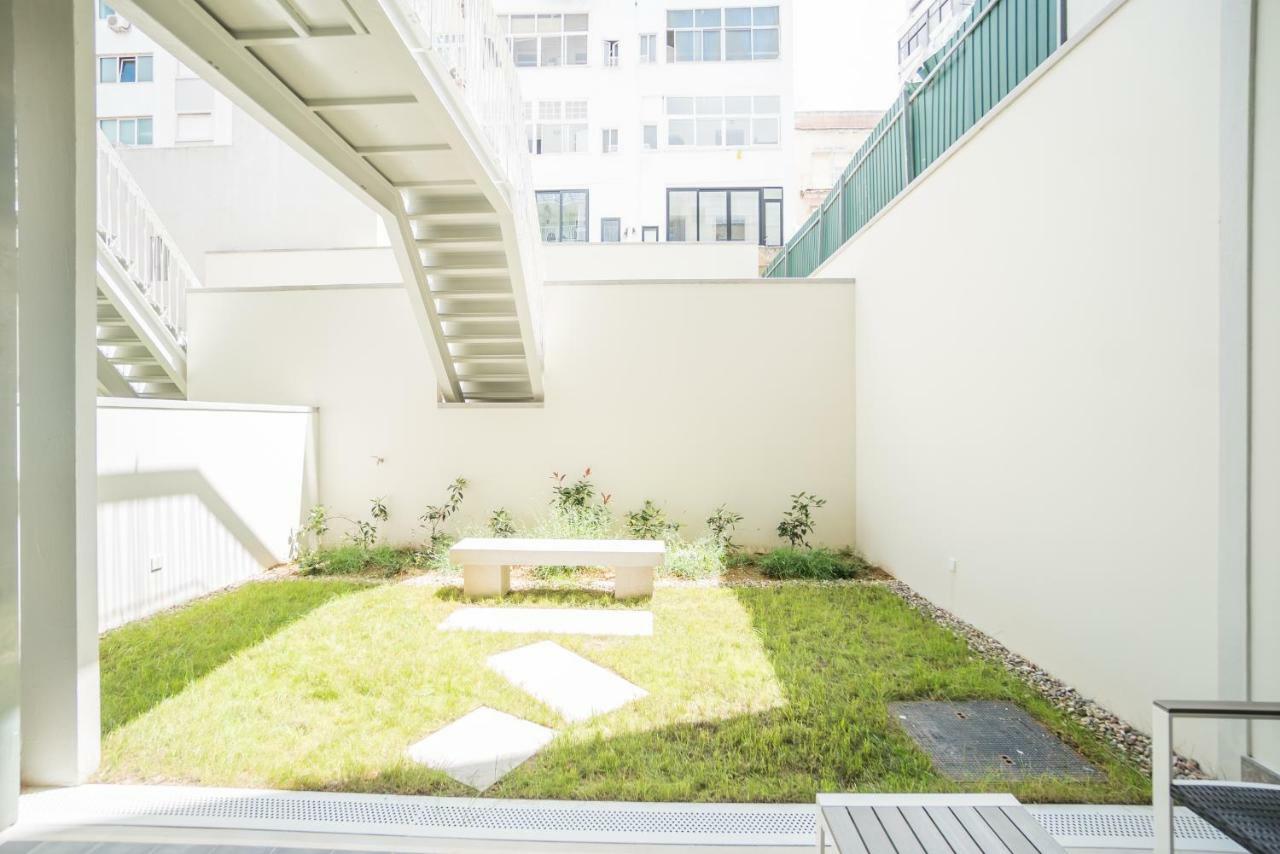 Courtyard & Elegance Apartment Lisbona Esterno foto