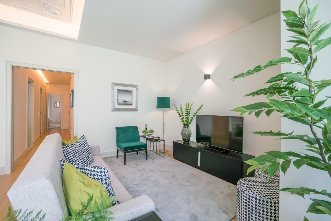 Courtyard & Elegance Apartment Lisbona Esterno foto