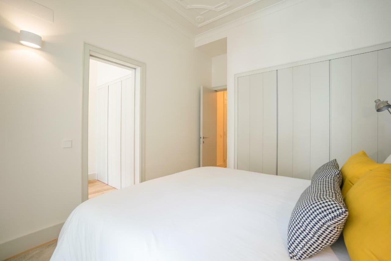 Courtyard & Elegance Apartment Lisbona Esterno foto