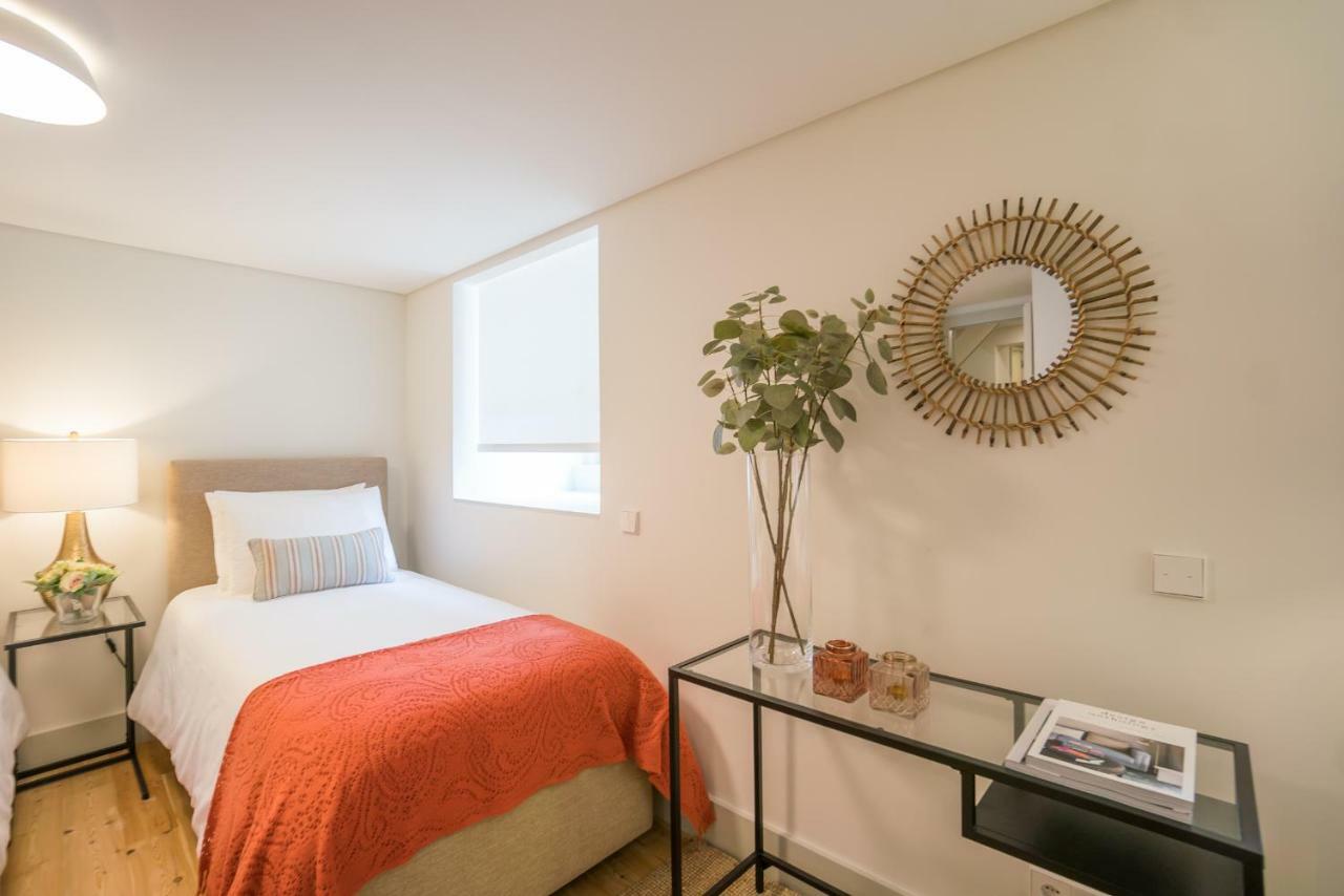 Courtyard & Elegance Apartment Lisbona Esterno foto
