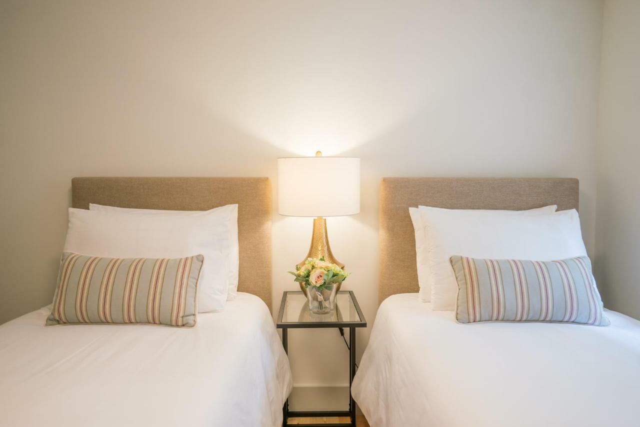 Courtyard & Elegance Apartment Lisbona Esterno foto